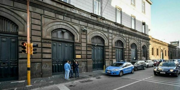 Poggioreale, allarme droni e cellulari in carcere. Cila Auricchio dell'USPP denuncia il sovraffollamento e la carenza di agenti in Campania.