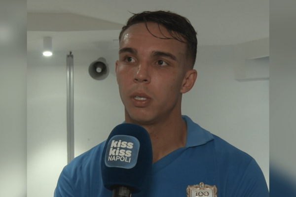 Giovane commenta Napoli-Bodø/Glimt 4-3: fiducia ritrovata, disponibilità verso la squadra e obiettivo Roma nelle dichiarazioni post-partita.