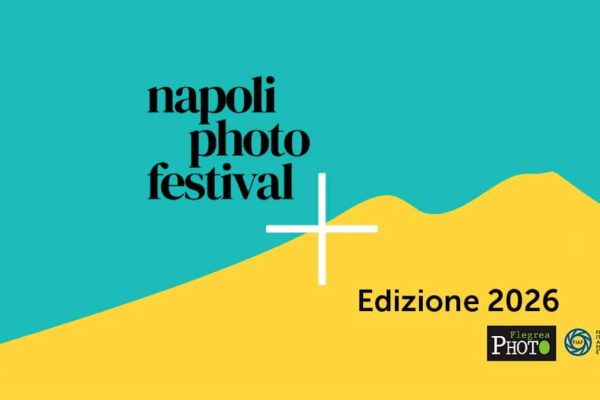 Napoli Photo Festival 2026 dal 2 all’11 ottobre: mostre, workshop, letture portfolio e talk. Ecco programma, ospiti e appuntamenti a Bagnoli.