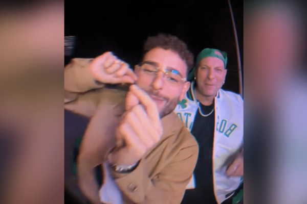 Rocco Hunt e Clementino tornano insieme con “Capocannonieri Pt. 2”: la reunion richiama il primo brano e riaccende la curiosità dei fan.