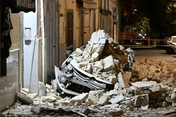 Campi Flegrei, saltano gran parte degli emendamenti al decreto sul bradisismo. Manzoni e Della Ragione protestano.