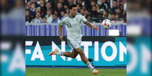 Antonio Vergara ha parlato dopo Francia-Italia: il centrocampista del Napoli racconta il debutto con l'Italia e svela le parole di Mancini.
