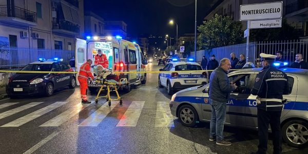 Grave incidente a Monterusciello: pedone investito sulle strisce in via Reginelle e trasportato in ospedale. Condizioni gravi.