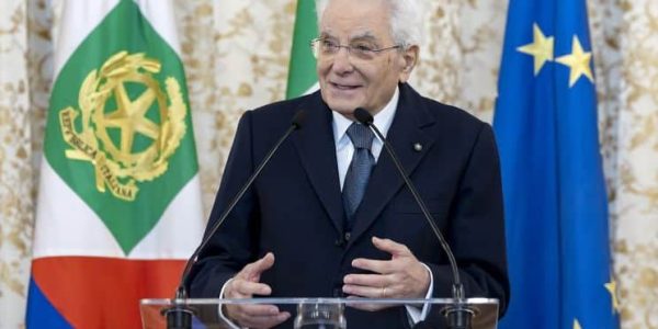 Il Presidente Sergio Mattarella rivolge il suo indirizzo di saluto nel corso dell'incontro con dell'incontro con una delegazione della Federazione italiana Vela, in occasione della Coppa America femminile giovani e dei 100 anni dalla fondazione della FIV