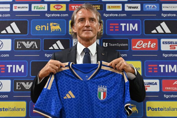 Roberto Mancini parla a Coverciano: “Voglio riconquistare i tifosi”. Il Ct dell’Italia punta su gioco, giovani, vittorie e Nations League.