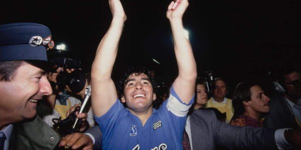maradona32.jpg