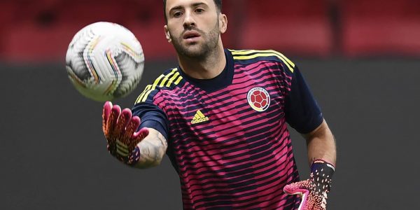 Colombia's goalkeeper David Ospina warms up before the start of the Conmebol 2021 Copa America football tournament third-place match against Peru at the Mane Garrincha Stadium in Brasilia, Brazil, on July 9, 2021. (Photo by EVARISTO SA / AFP) (Photo by EVARISTO SA/AFP via Getty Images)