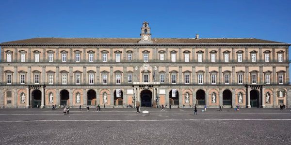 palazzo_realenapoli.jpg