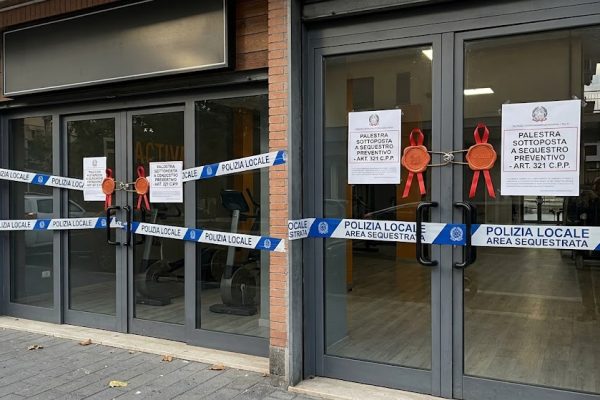 Controllo della Polizia Locale in una palestra di Villaricca : sigilli alla struttura. Verifiche sulla documentazione amministrativa.