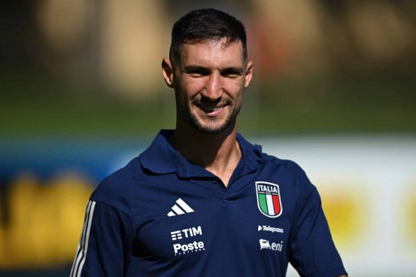 FLORENCE, ITALY - SEPTEMBER 04:  Matteo Politano of Italy warms up ahead during an Italy Training Session at Centro Tecnico Federale di Coverciano on September 04, 2023 in Florence, Italy. (Photo by Claudio Villa/Getty Images)