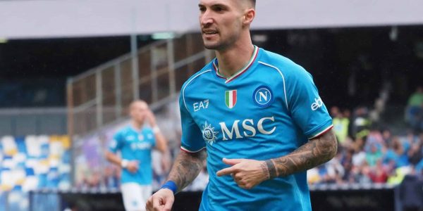 NAPOLI, ITALY - 2023/11/12: Matteo Politano player of Napoli, during the match of the Italian Serie A league between Napoli vs Empoli final result, Napoli 0, Empoli 1, match played at the Diego Armando Maradona stadium. (Photo by Vincenzo Izzo/LightRocket via Getty Images)