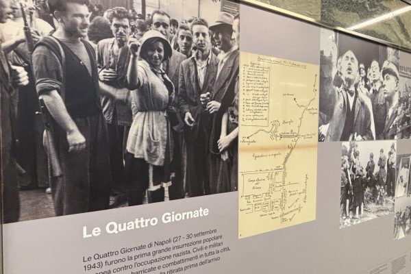 Alla stazione Quattro Giornate della Linea 1 inaugurata la mostra sulla Napoli della guerra e sulle Quattro Giornate del 1943.