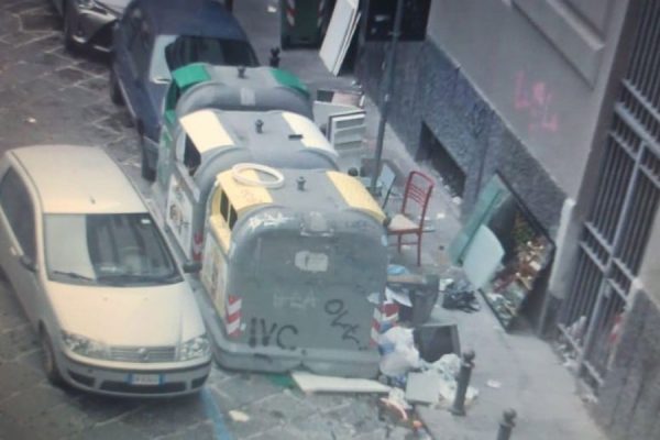 rifiuti-abbandonati-duomo