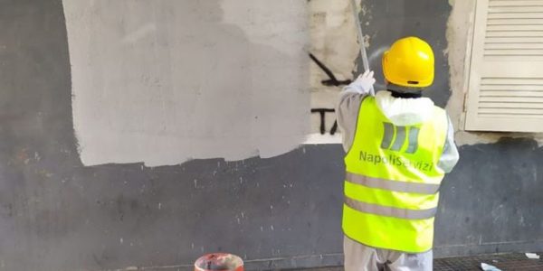 rimozione-scritta-clan