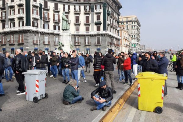 ristoratori-protesta-lungom