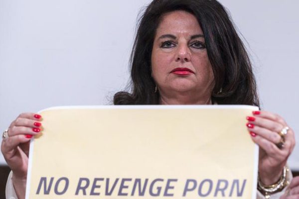 tiziana-cantone-mamma