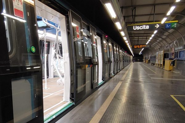 treno-nuovo-banchina