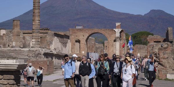 Turismo nel Vesuviano, calano le presenze estive. Il Consorzio Costa del Vesuvio punta su settembre, ottobre, cultura, vendemmia e trasporti.