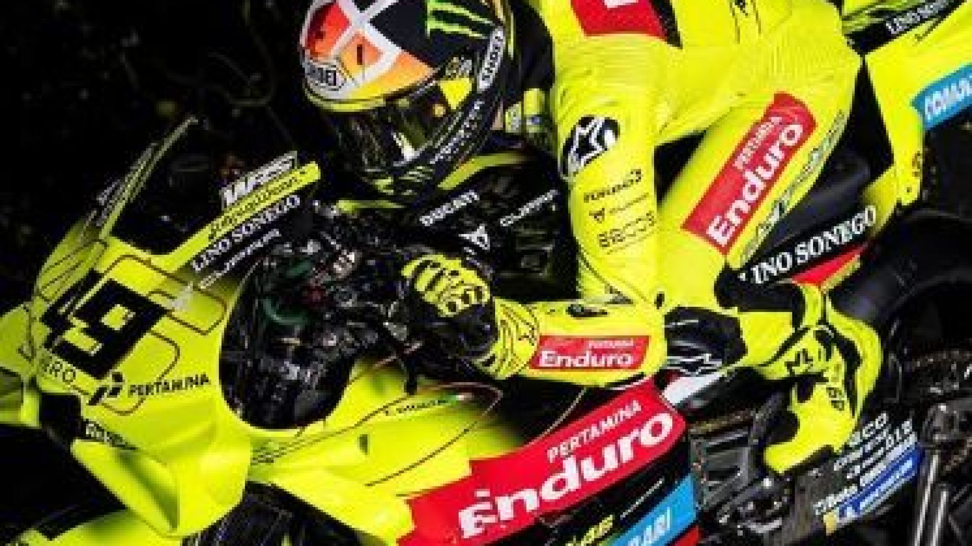 vr46-team-32.JPG