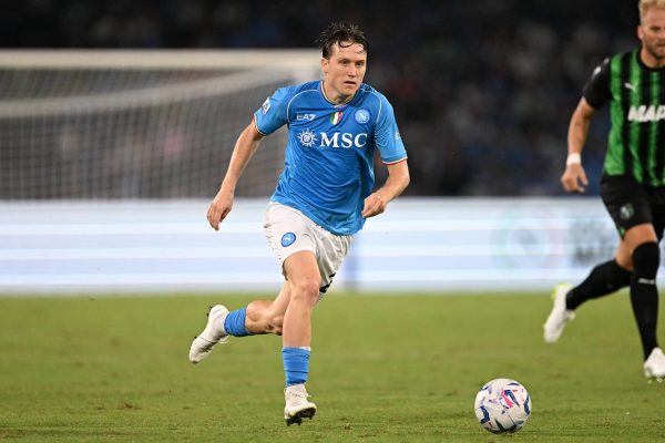 NAPLES, ITALY - AUGUST 27: Piotr Zielinski of SSC Napoli during the Serie A TIM match between SSC Napoli and US Sassuolo at Stadio Diego Armando Maradona on August 27, 2023 in Naples, Italy. (Photo by Francesco Pecoraro/Getty Images)